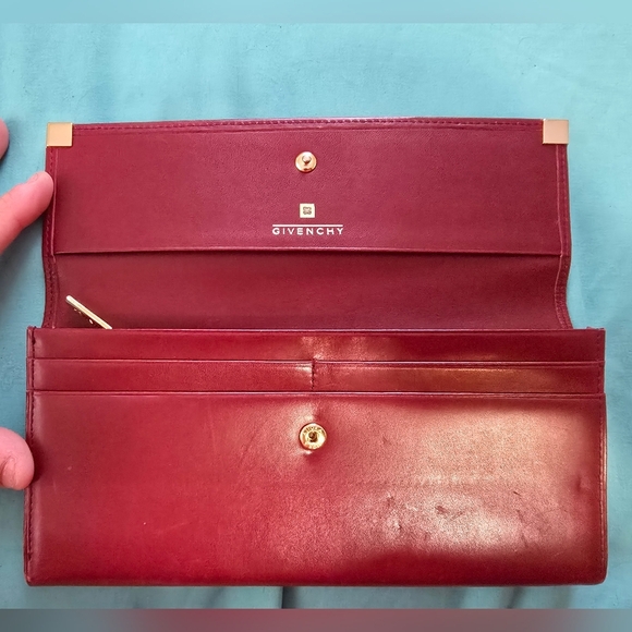 Elegant Burgundy Givenchy Leather Clutch - Picture 3 of 7